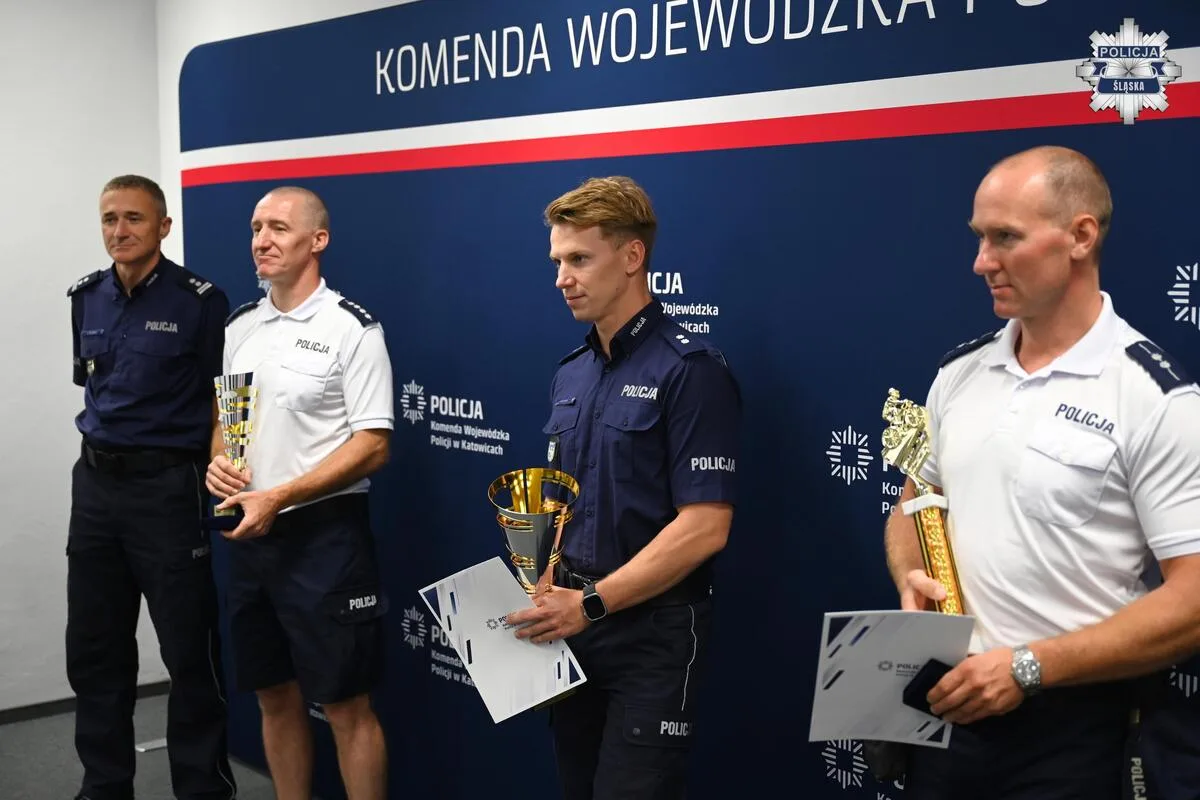 Gratulacje dla laureatów zawodów rowerowych od szefa śląskiej policji
