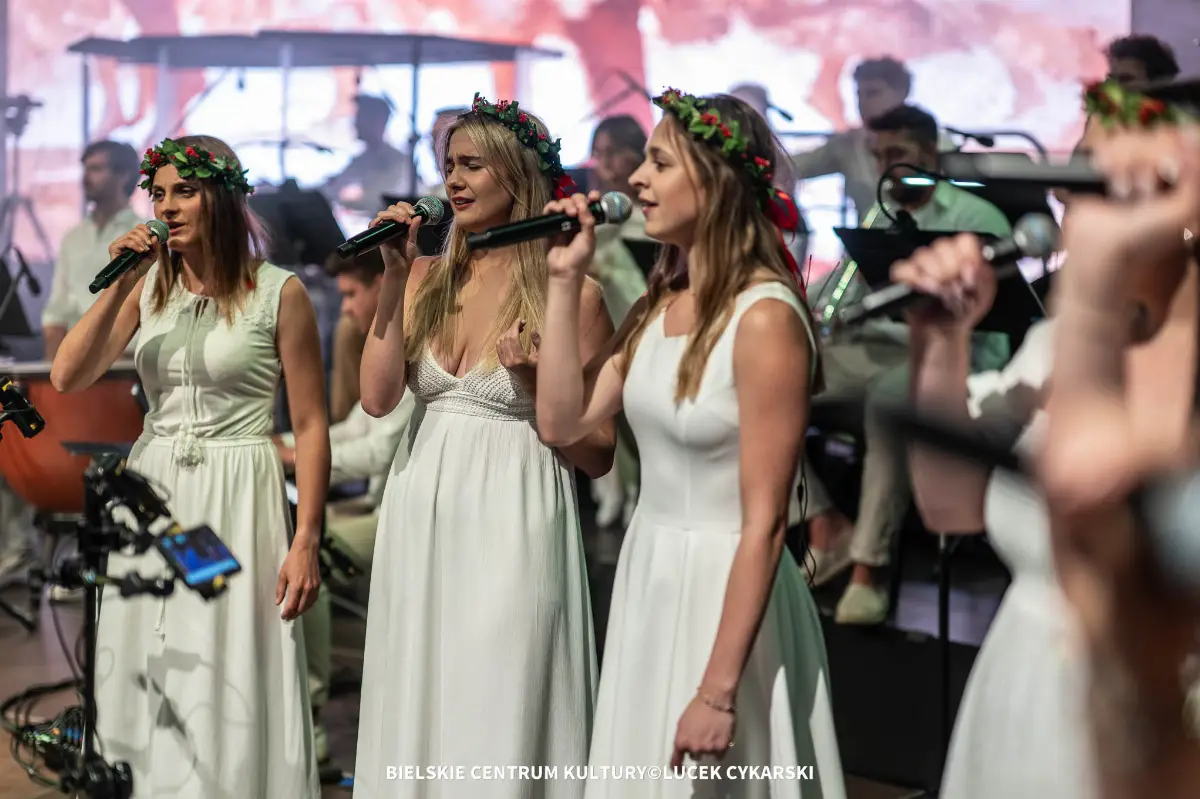 Folk-Up! Festiwal Muzyki Folkowej z PoPieronie i Bielską Orkiestrą Kameralną