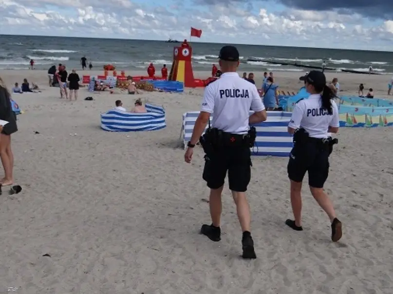 Oszustwa podczas wakacji – jak się przed nimi bronić