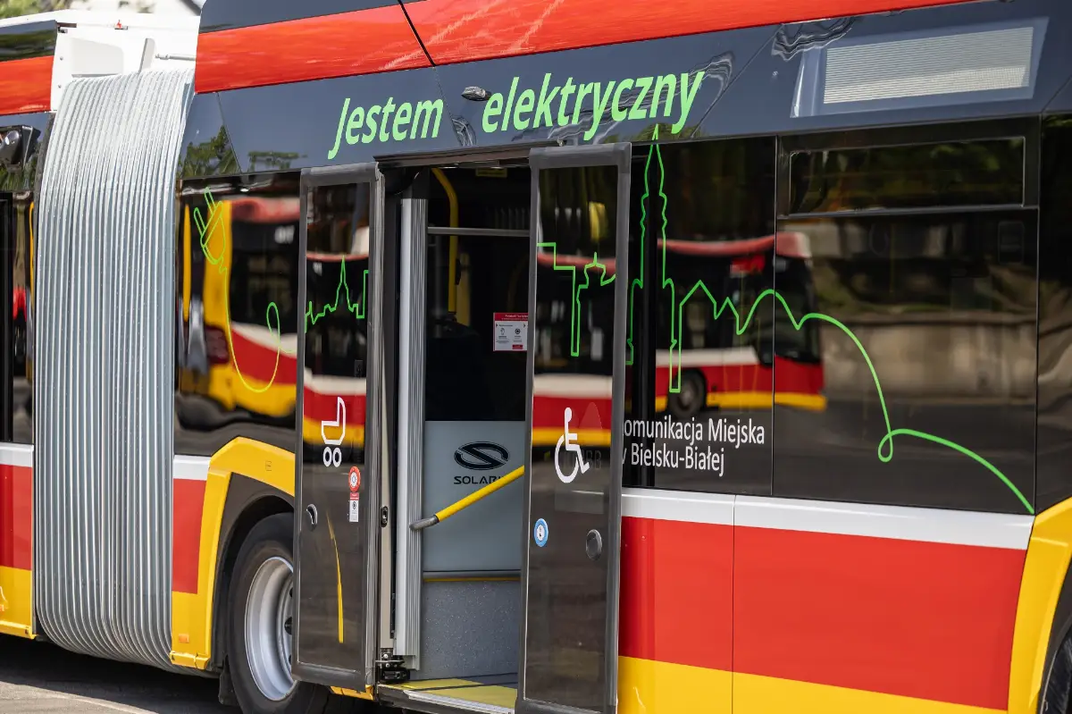 Przebudowa trzech pętli autobusowych z możliwością ładowania autobusów elektrycznych