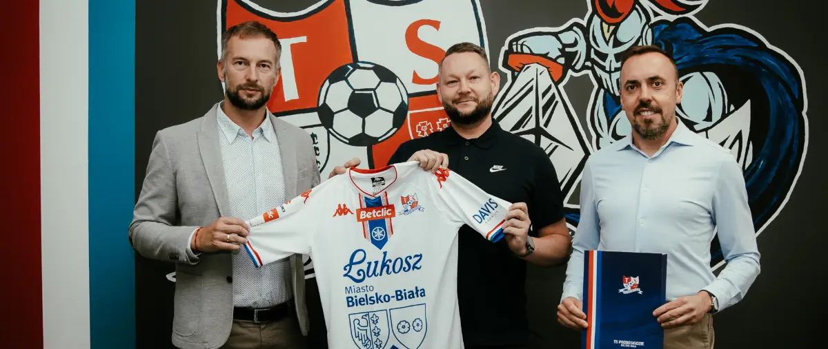 Firma DAVIS Fabrics przedłuża współpracę jako Sponsor GOLD Podbeskidzia