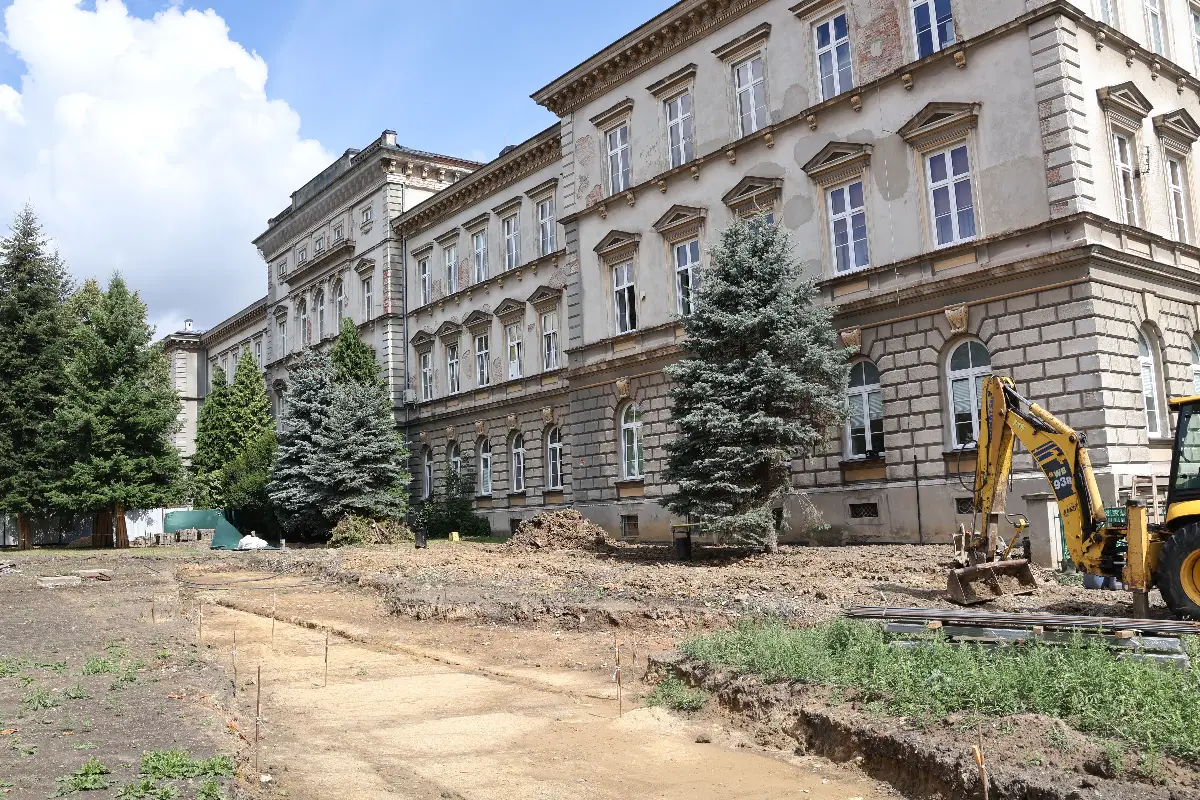 Modernizacja przestrzeni zielonej przy Mechaniku w Bielsku-Białej