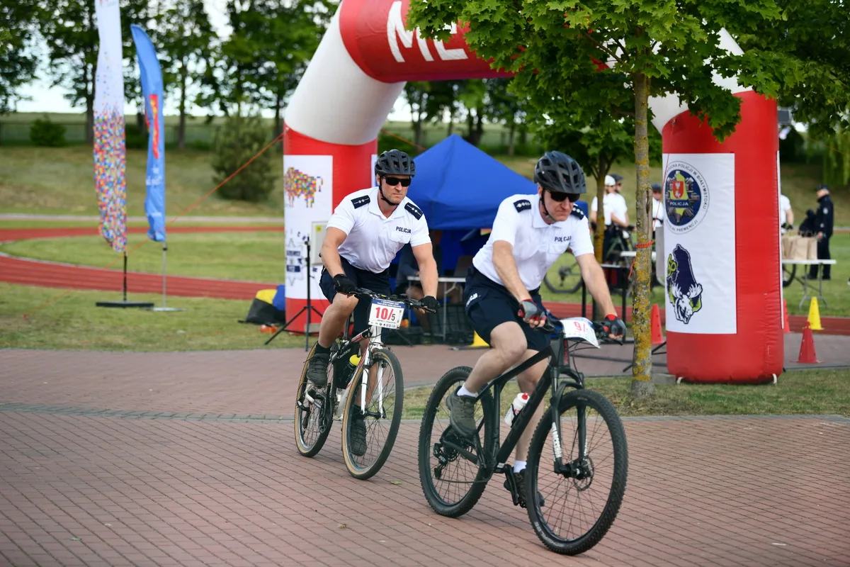 Śląscy policjanci w czołówce zawodów rowerowych