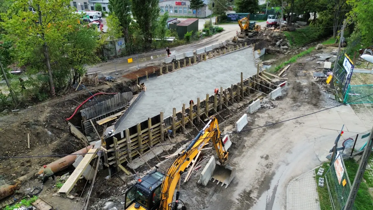 Postępy w budowie mostu na ul. Konwaliowej