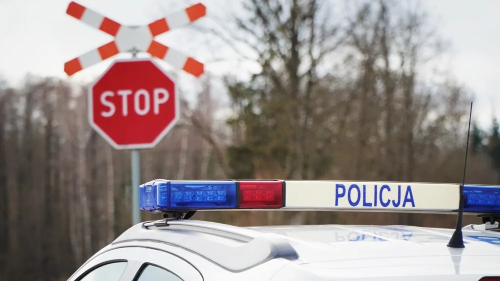 Wspólne działania policji i Straży Ochrony Kolei na rzecz bezpieczeństwa na przejazdach kolejowych