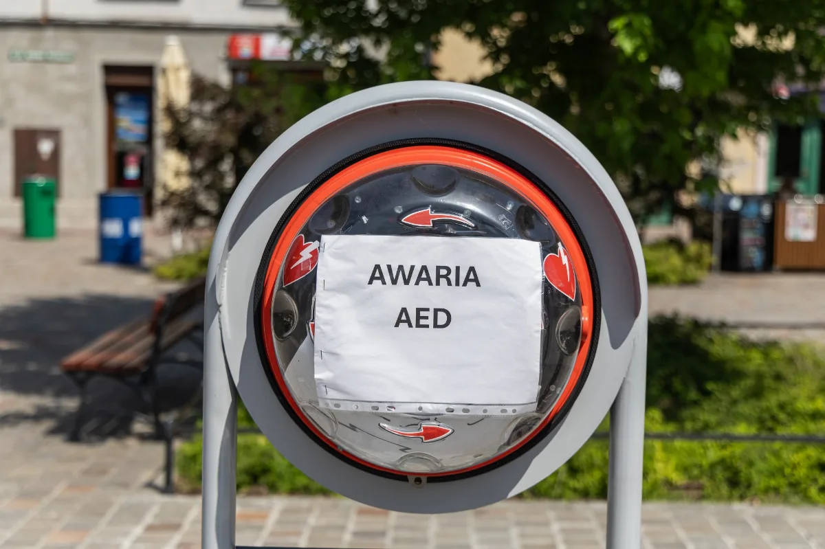 Defibrylator na Placu Wojska Polskiego nieczynny