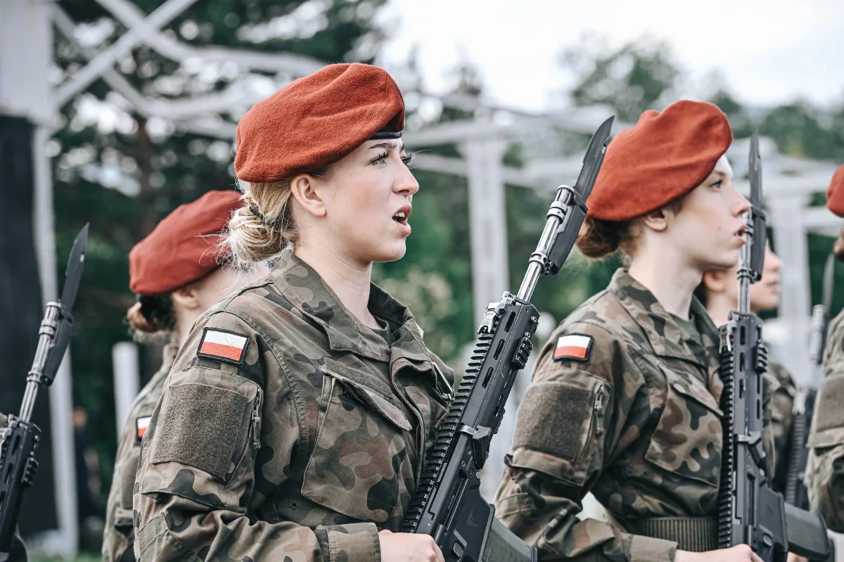 Przysięga wojskowa w koszarach 18 Batalionu