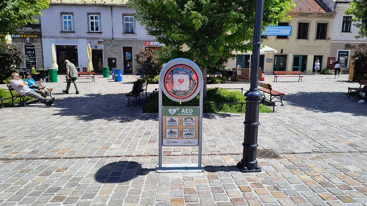 Defibrylator na Placu Wojska Polskiego ponownie aktywny