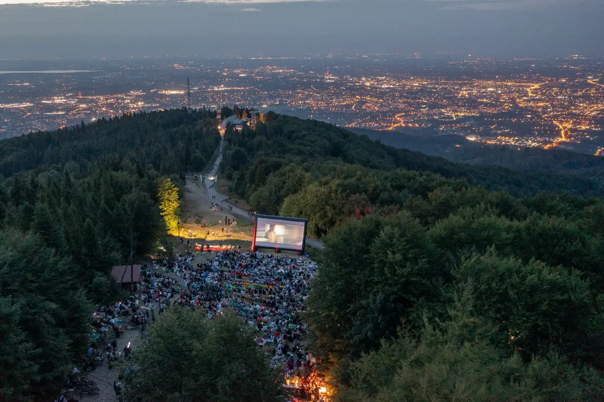 Plenerowe kino na Szyndzielni: Iluzja 3 pod gwiazdami